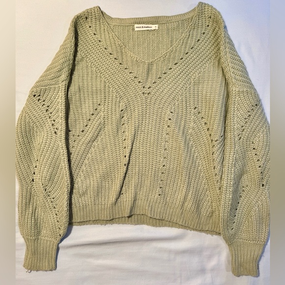 Moon & Madison Sage Green Sweater - Picture 2 of 4